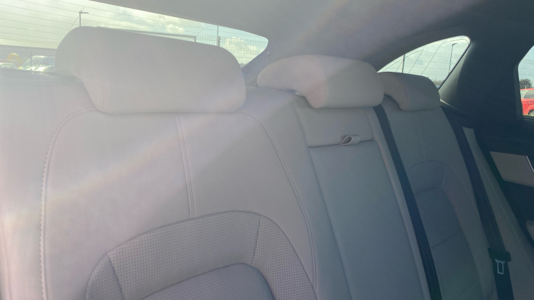 Jaguar F-Pace 2.0 D200 R-Dynamic Black 5dr Auto AWD Diesel Estate